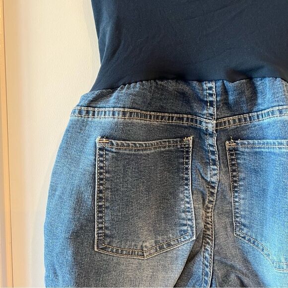 NWT BlankNYC Maternity Embellished Jewel Jeans in Medium Wash 26 - Picture 3 of 5